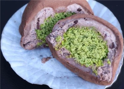 Dubajska maszyna do czekoladowego mochi